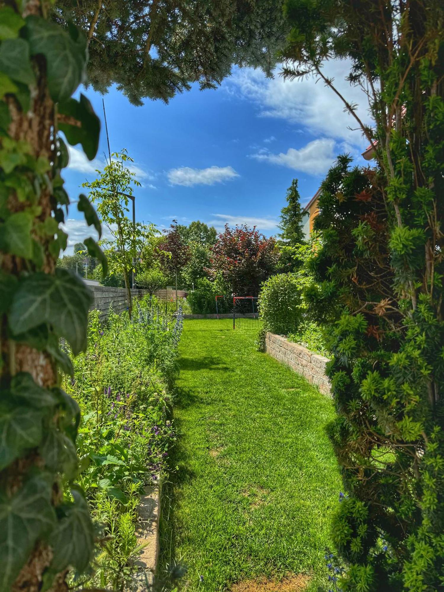 Hatzels Haeuschen Zirndorf Exterior foto